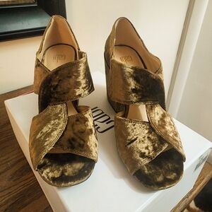 CAbi Women's Olive Green Crushed Velvet Interlock Shoes